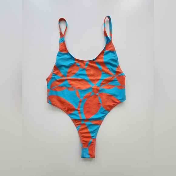 Fabletics Thong One Piece Swim Suit 🩱 - Picture 1 of 4